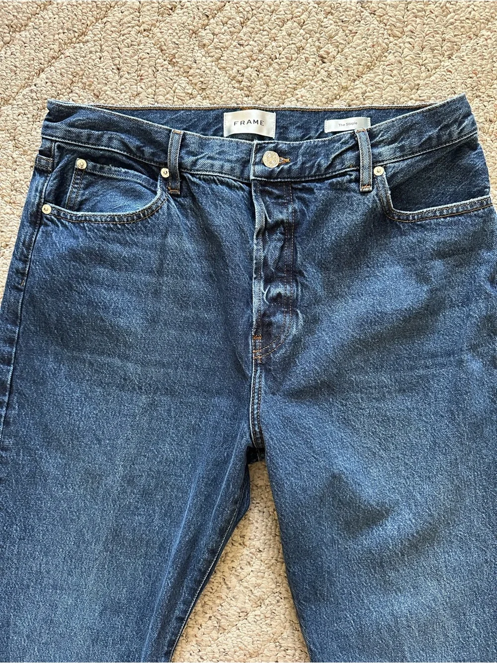 FRAME The Staple Straight-Leg Jeans - Picture 2 of 9